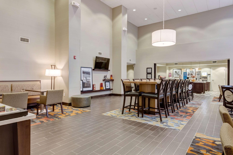 Food & Drinks 5, Hampton Inn St. Louis Wentzville, Saint Charles