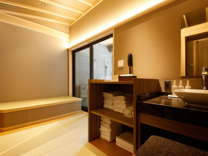 Bathroom 4, Asan Kotonami, Mannō