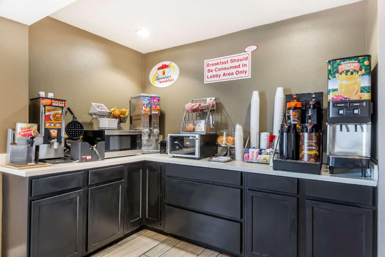 Food & Drinks 5, Super 8 by Wyndham Indianapolis/NE/Castleton Area, Indianapolis
