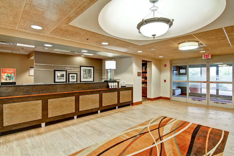 Public Area 2, Hampton Inn & Suites Leesburg, Loudoun