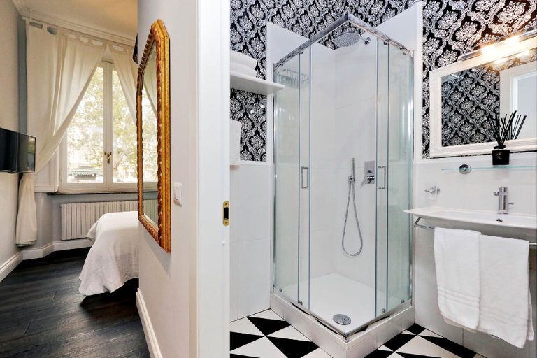 Bathroom 4, GHR Navona Inn, Rome