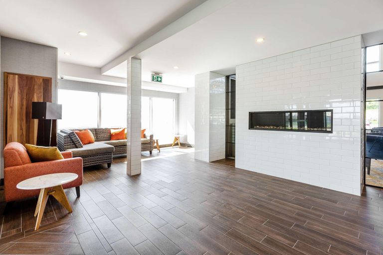 Public Area 2, Hampton Inn & Suites by Hilton Quebec Beauport , Communauté-Urbaine-de-Québec