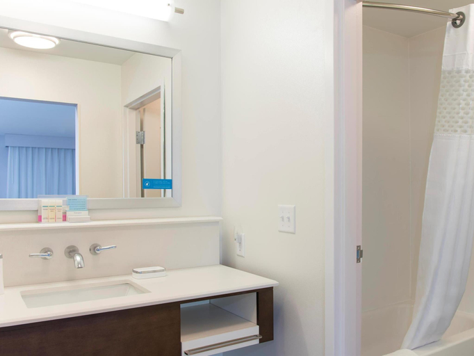 Bathroom 3, Hampton Inn & Suites Michigan City, LaPorte
