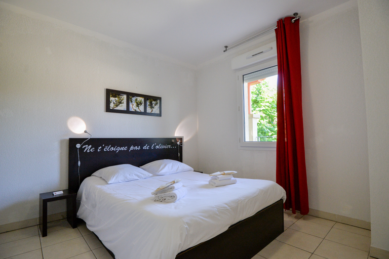 Bedroom 3, Le Chateau De Jouarres by Olydea, Aude