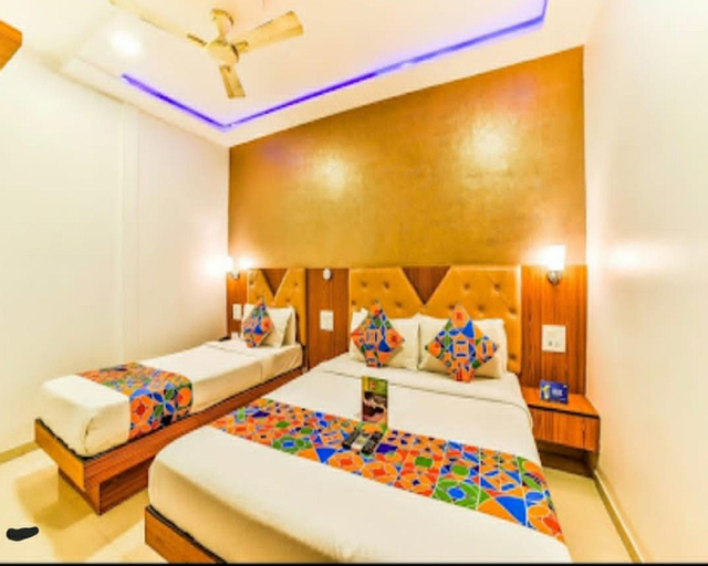 Hotel Bently, Mumbai Suburban