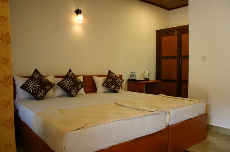 Bedroom 3, JKAB Park Hotel, Trincomalee Town and Gravets