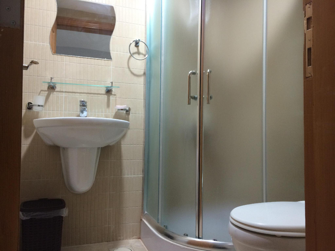 Bathroom 4, Al - Amer Palace Hotel, Wadi Essier