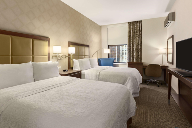 Bedroom 3, Hampton Inn Chicago Downtown/N Loop/Michigan Ave, Cook