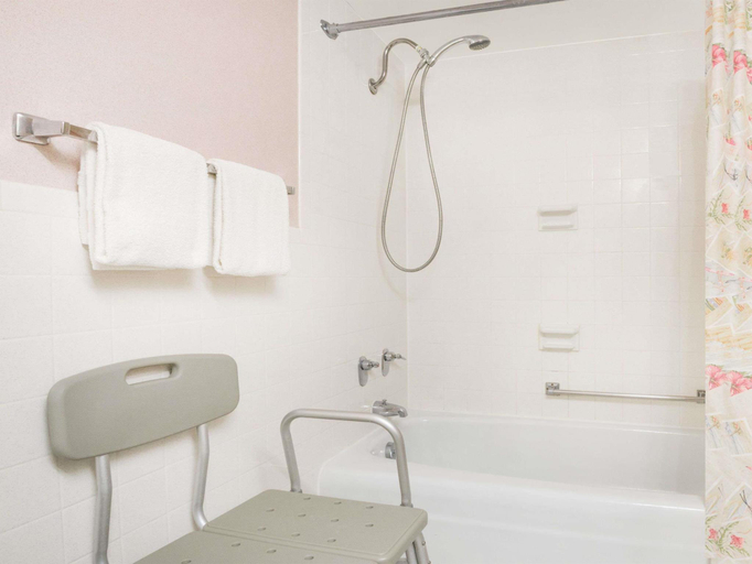 Bathroom 3, BlissPoint Inn Wabash , Wabash