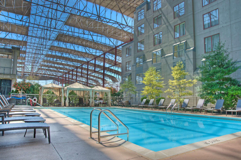 Sport & Beauty 2, St. Louis Union Station Hotel Curio Collection by Hilton, Saint Louis
