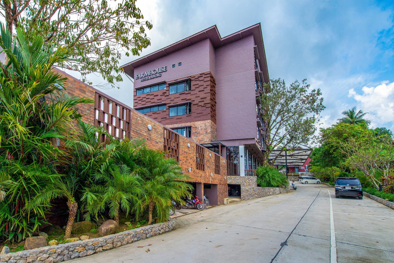 Exterior & Views