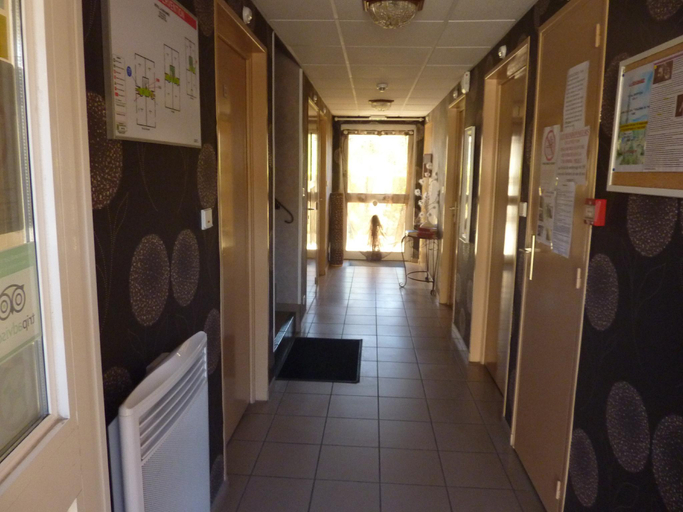 Public Area 2, Hotel A La Renommee, Yonne