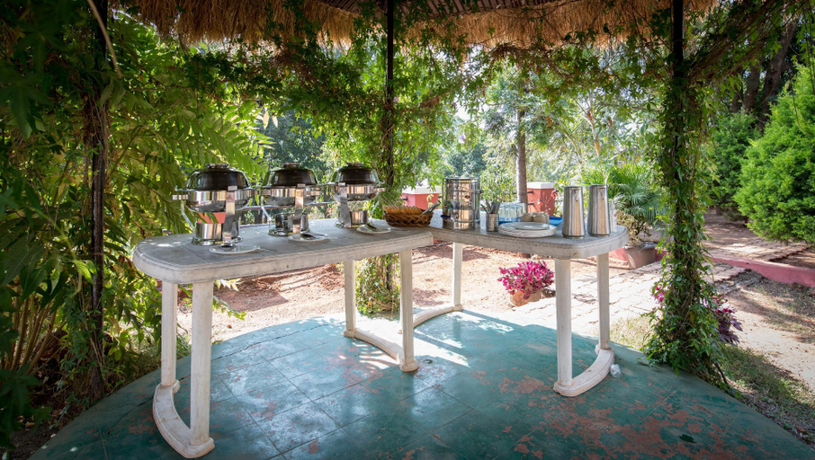 Public Area, Umbrella Inn, Satara