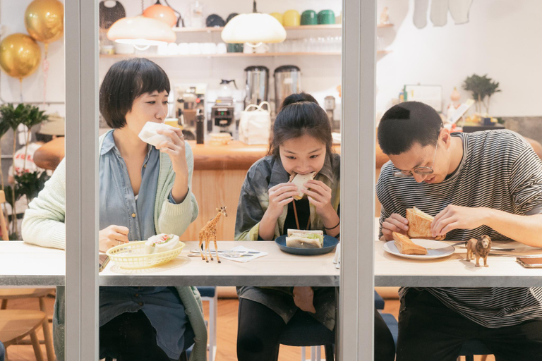 Food & Drinks 4, OwlStay Flip Flop Hostel Garden, Taipei City