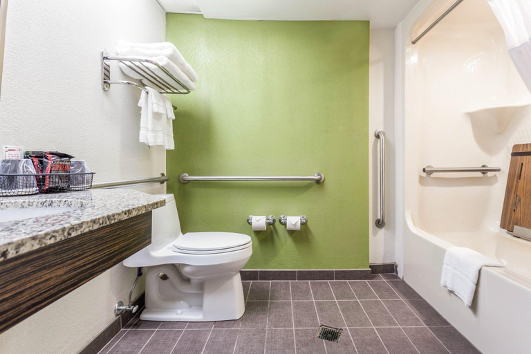 Bathroom, Sleep Inn Charleston - West Ashley, Charleston