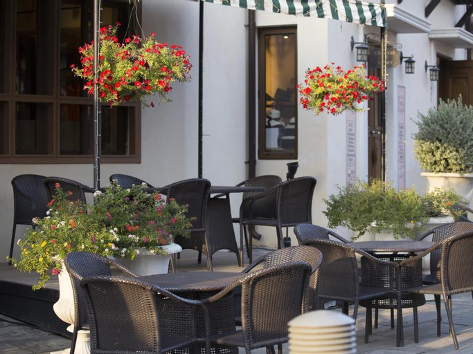 Food & Drinks 5, Town Square Suite by Toscana Valley, Pak Chong