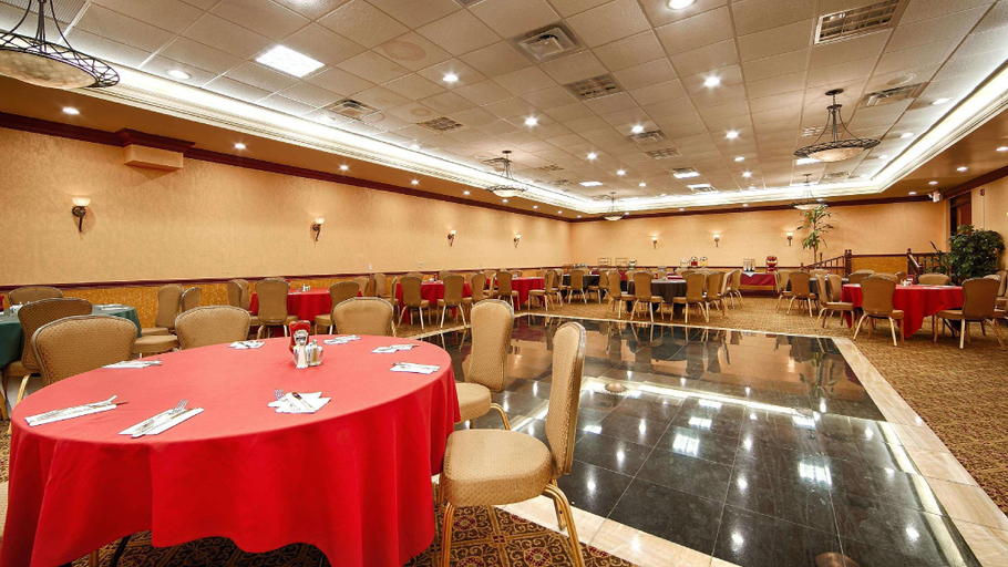 Food & Drinks 5, Baymont by Wyndham Pompton Plains/Wayne, Passaic