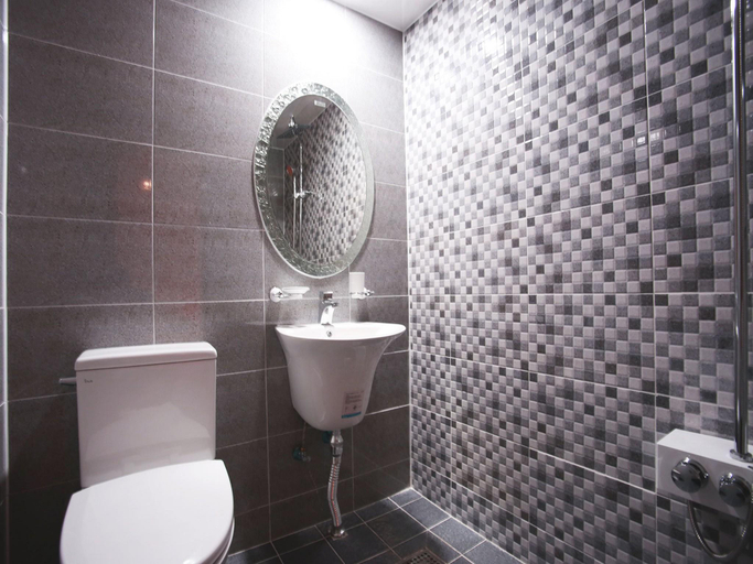 Bathroom 4, Goodstay Grand Motel Chuncheon, Chuncheon