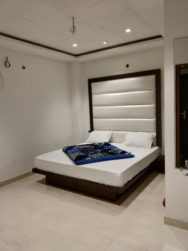 Bedroom, Hotel Star Inn, Ganganagar
