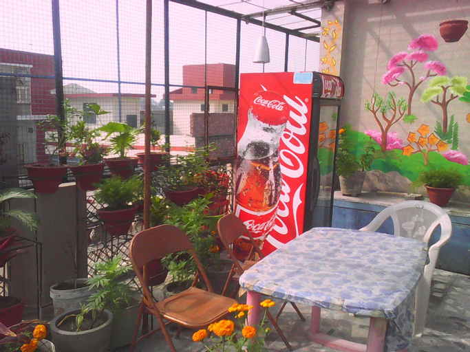 Food & Drinks