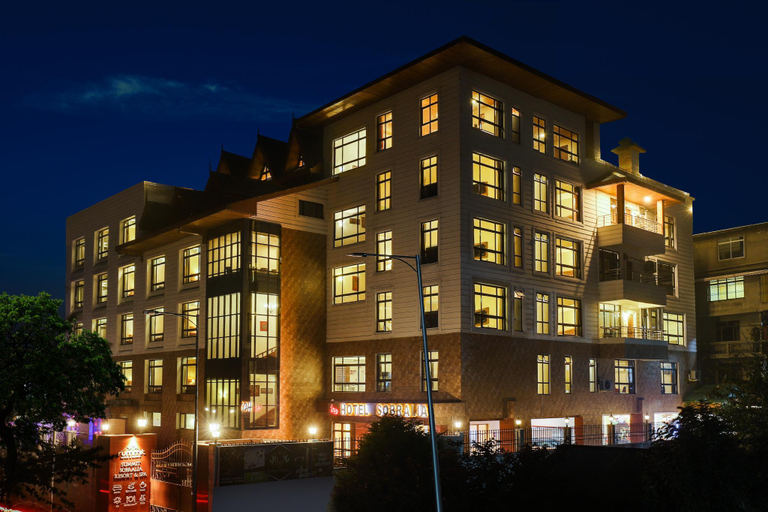 Exterior & Views