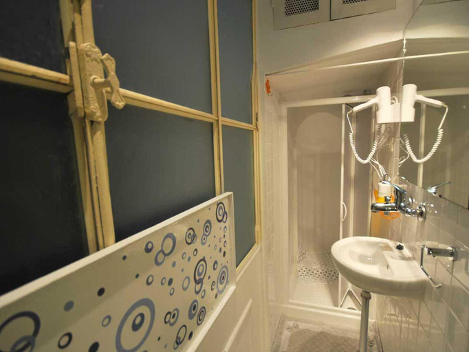 Bathroom 4, Domus Ripetta B&B, Rome