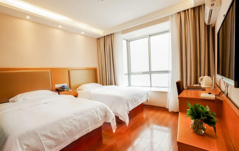 Bedroom 2, GreenTree Inn Yangshuo West Street Express Hotel, Guilin