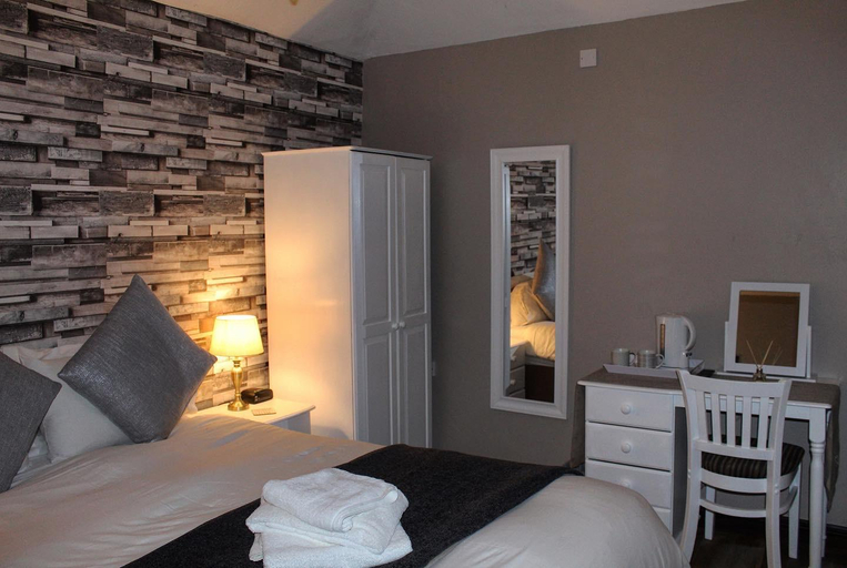 Bedroom 2, Mary Tavy Inn, Devon