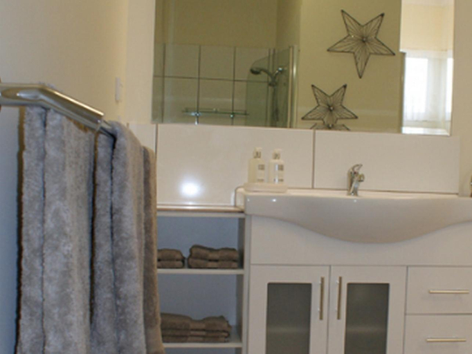 Bathroom 3, Tinaroo Sunset Retreat, Atherton
