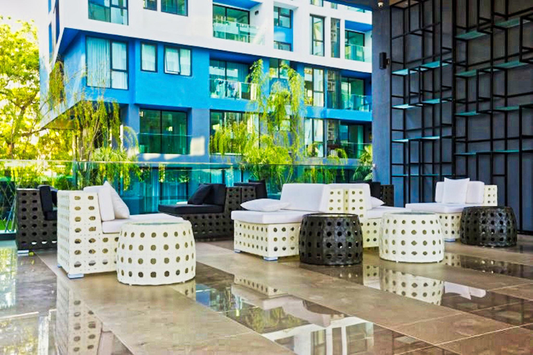 Food & Drinks, Acqua Condominium, Pattaya