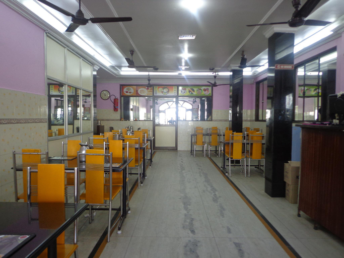Food & Drinks 4, Hotel Sri Sabthagiri, Puducherry