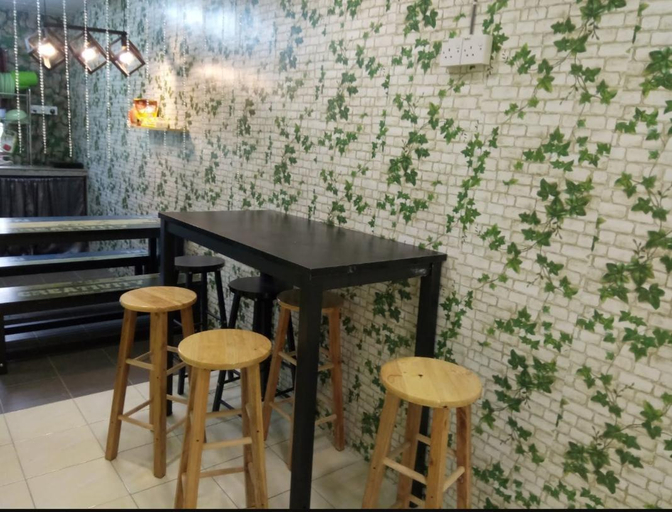 Others 5, 2 BR Medina Dollar Landed Homestay Cheras MRT Link, Hulu Langat