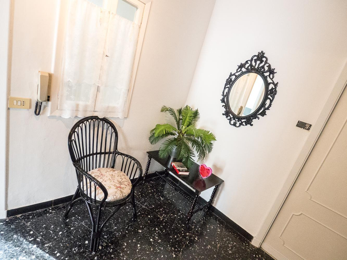 Others 5, Recanissu Apartment with balcony & AC, La Spezia