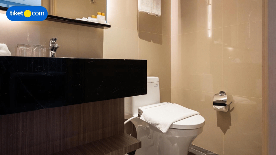 bathroom 6