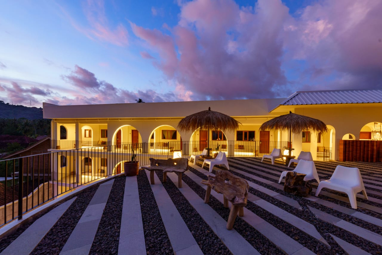 Exterior & Views 12