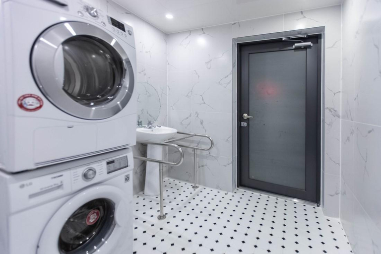 Bathroom, Brown Dot Hotel Hadan, Sasang