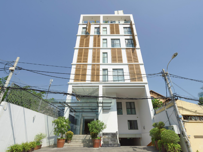 Glenwood Suites, District 2