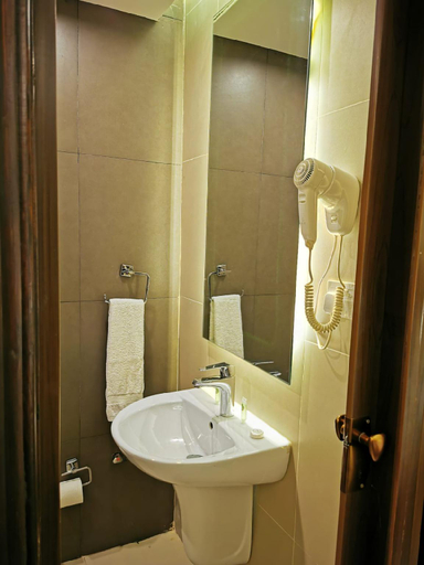 Bathroom 3, Taj Hotel, Aqaba