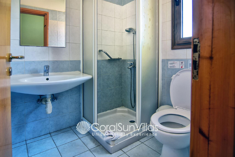 Bathroom, HARMONY villa. Large Private pool and Garden Sauna/Jacuzzi, Peaceful Area, Sea