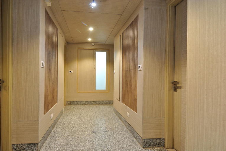 Others 5, Hotel Royal Grand, West