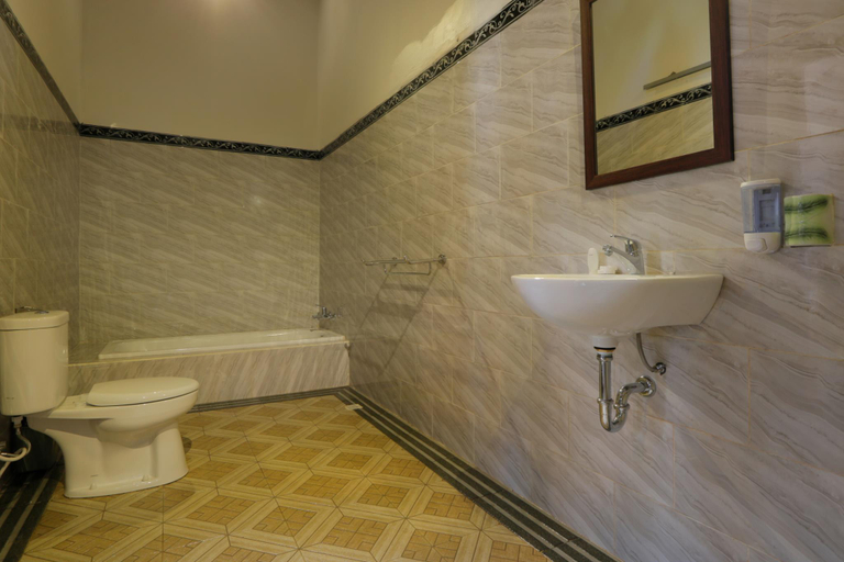 Bathroom 5, Crystal Bay Villa & Residence, Klungkung