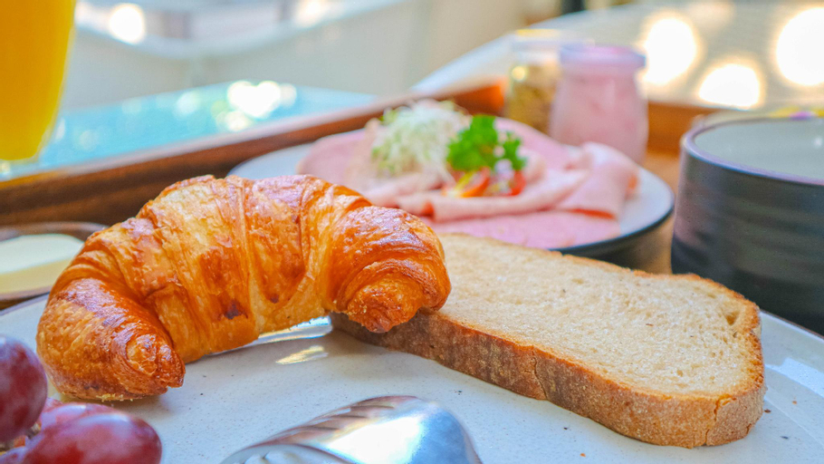 Food & Drinks 6