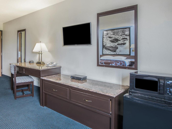 Others 5, Super 8 by Wyndham New Castle, New Castle