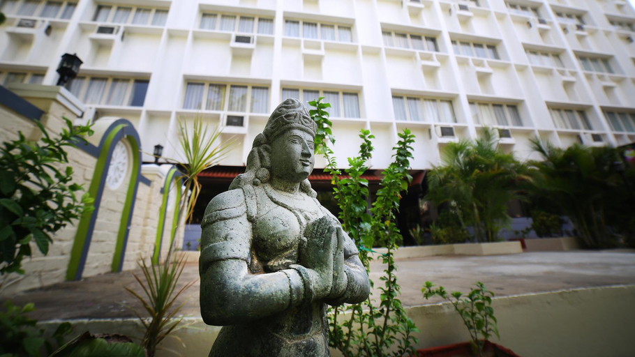 Exterior & Views 1, HOTEL RAJVIHAR DELUXE, Kurnool