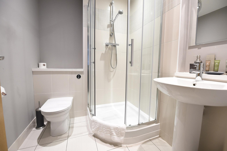 Bathroom 4, Dream Apartments Belfast, Belfast