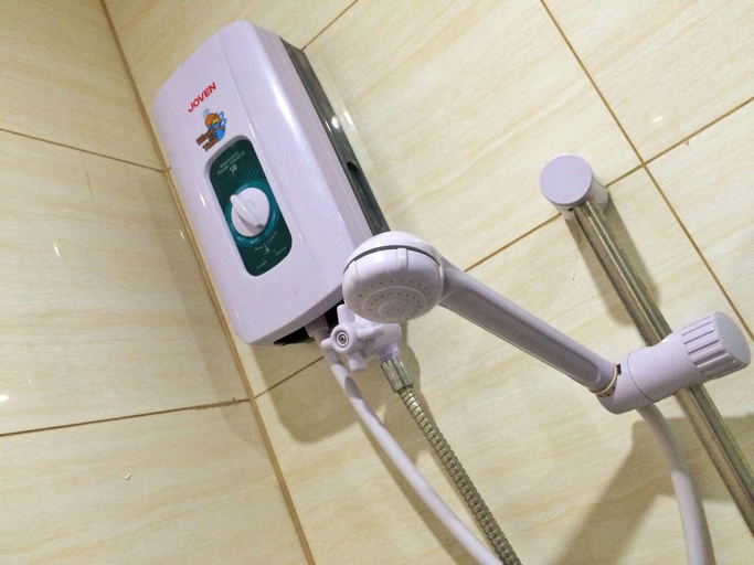 Bathroom 3, Cindy Kelly Hotel, Olongapo City