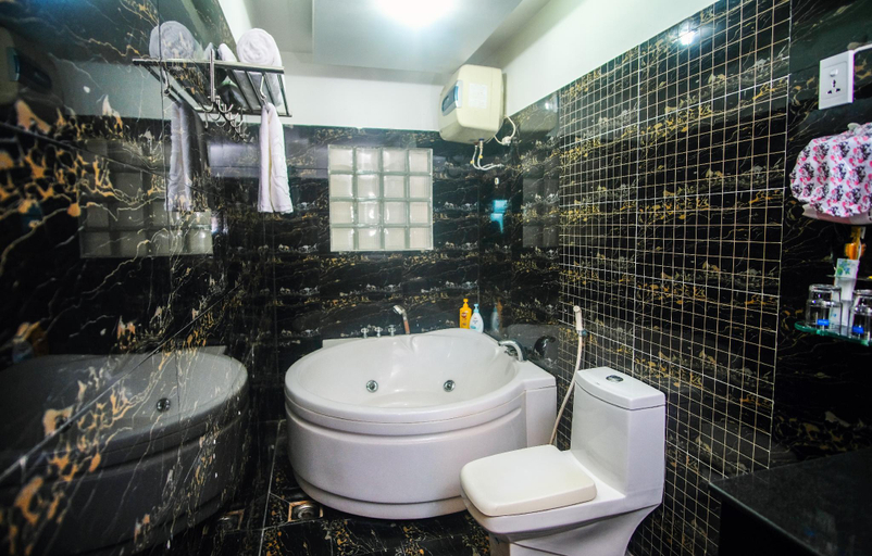 Bathroom 2, H79 Hotel, Tân Bình