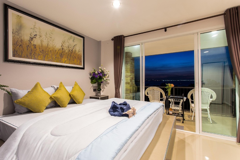 Others 3, Chalita Goodview, Pattaya