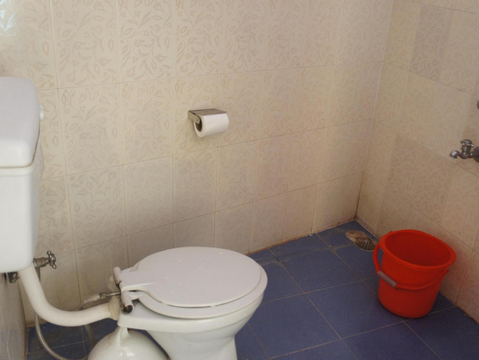Bathroom 3, Kesher Paying Guest House, Varanasi