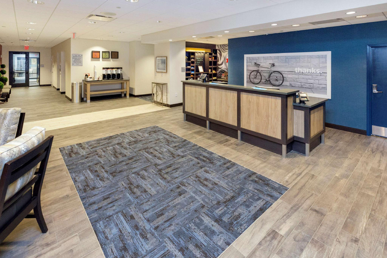 Public Area 2, Hampton Inn & Suites Morgantown / University Town Centre, Monongalia